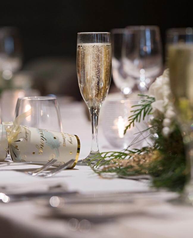 The-Christmas-Preview-champagne