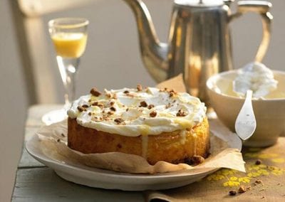 KAFFEE, KUCHEN UND STRAUSS